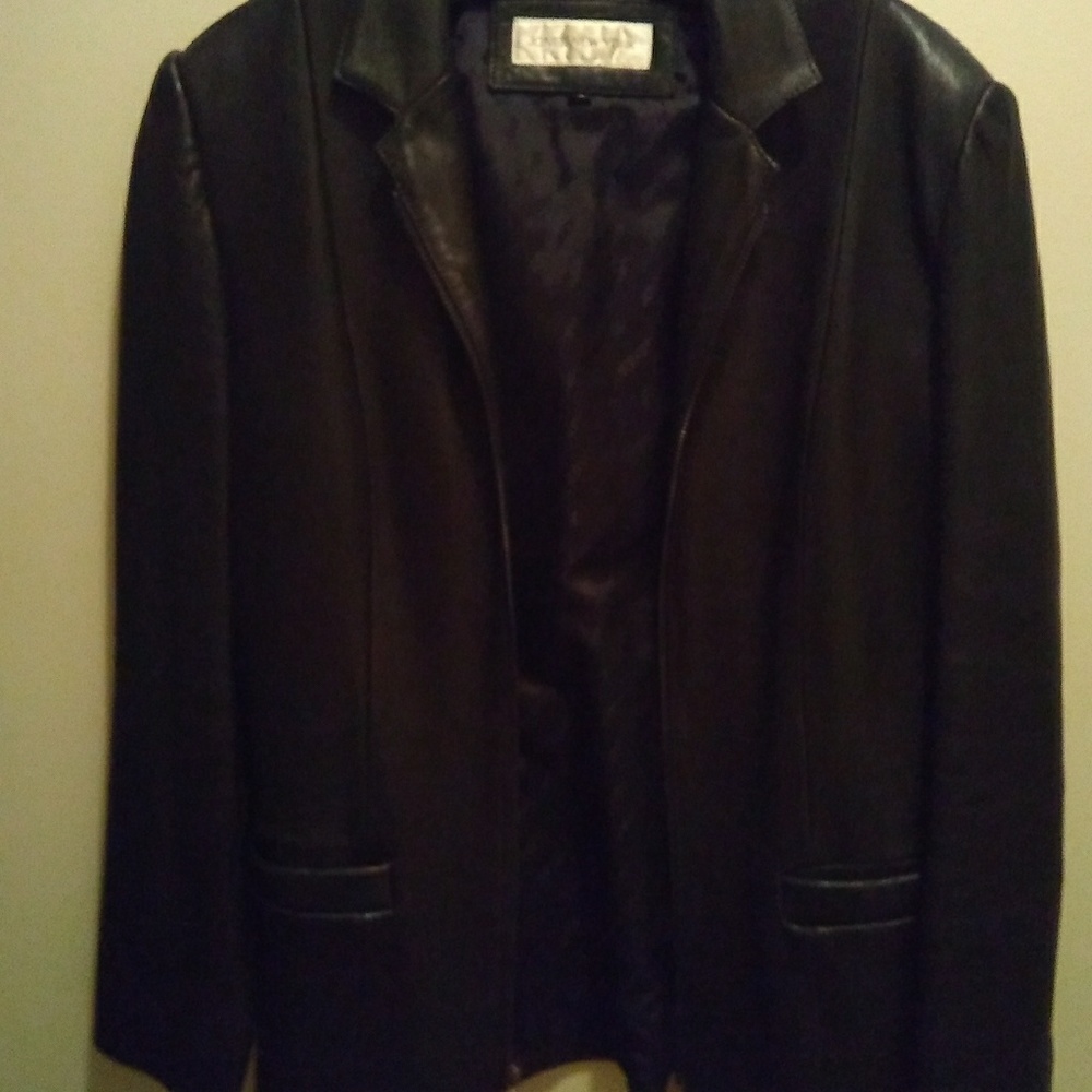 Jones New York Women's Leather Jacket Vintage: Leather is back in! - Picture 4 of 10
